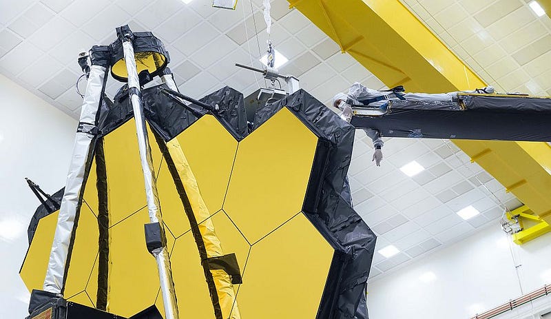 JWST's segmented mirror showcasing its advanced design